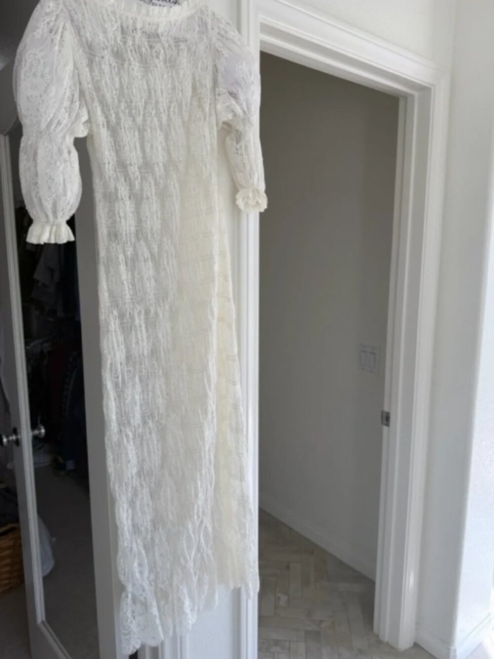 Doen Raquella Lace dress in Salt size small. Like new! - Picture 4 of 11